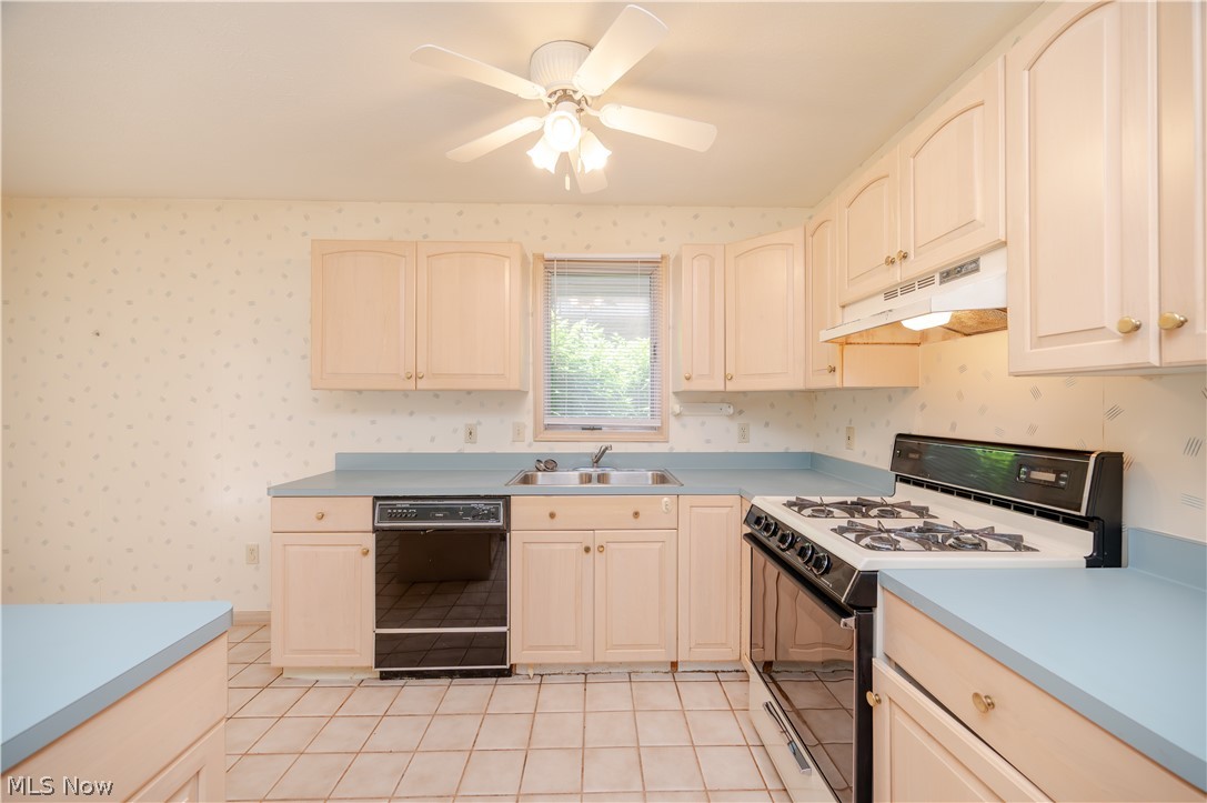 9114 Inverrary Drive SE Howland OH 44484