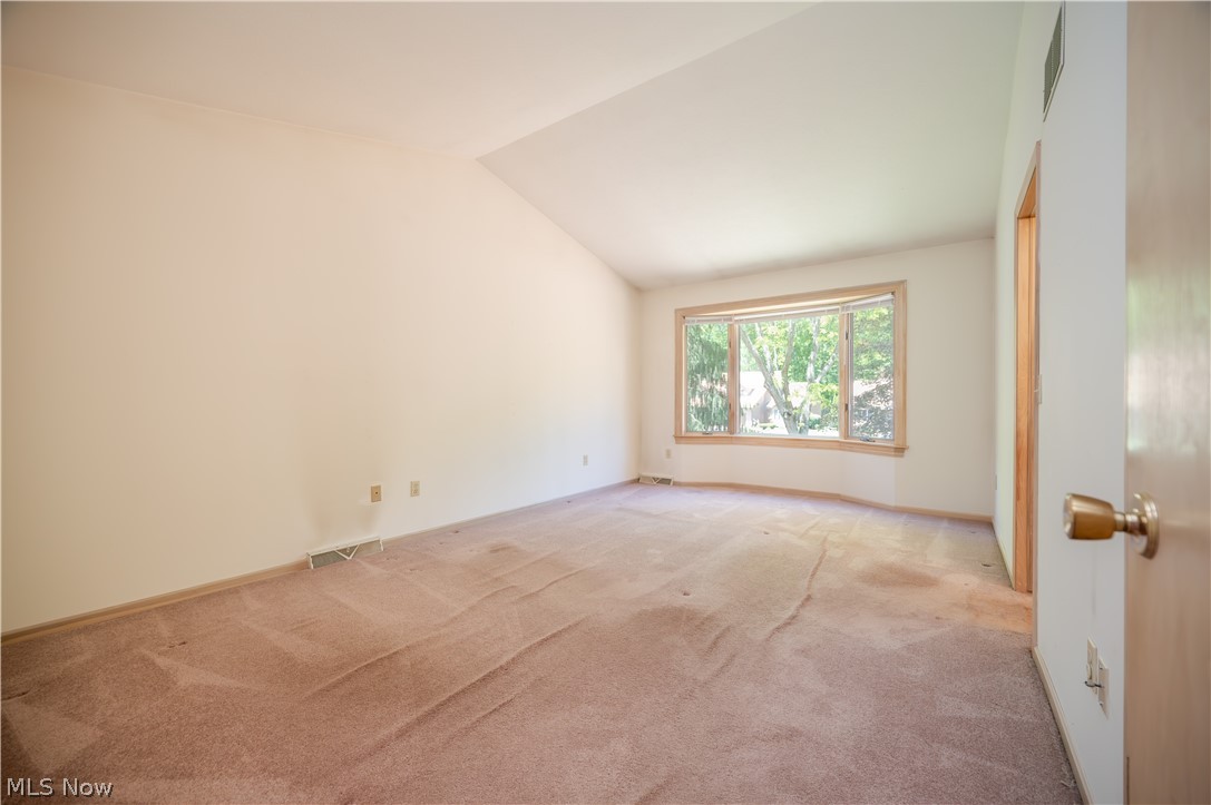 9114 Inverrary Drive SE Howland OH 44484