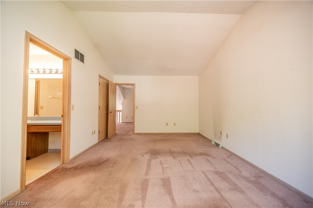 9114 Inverrary Drive SE Howland OH 44484