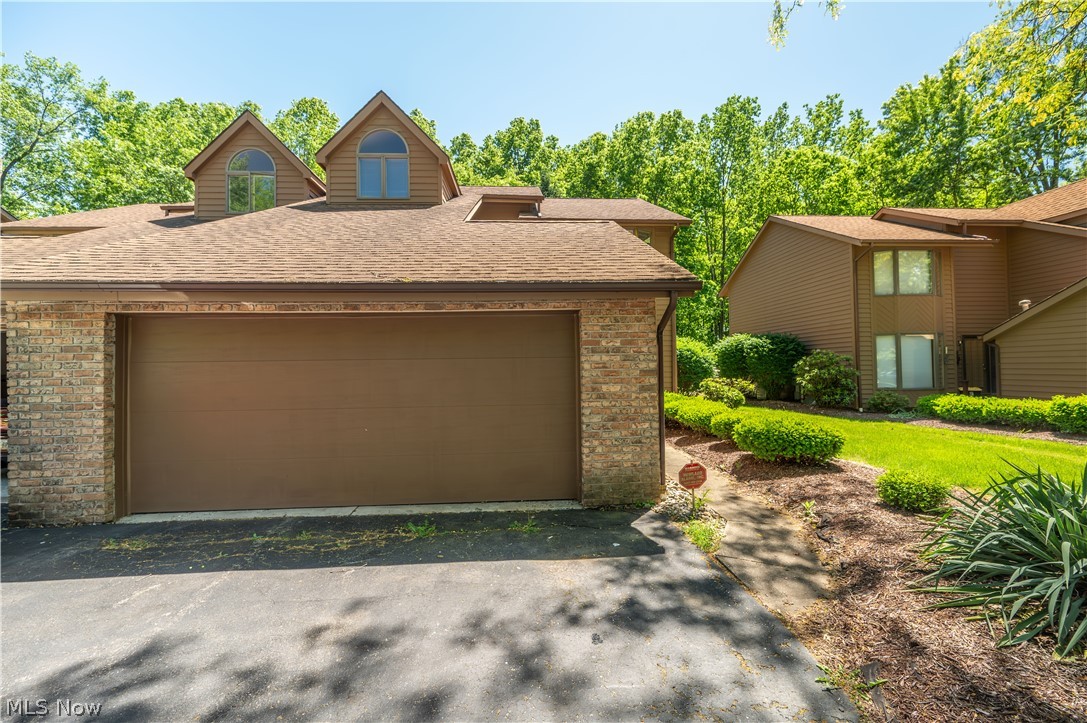 9114 Inverrary Drive SE Howland OH 44484