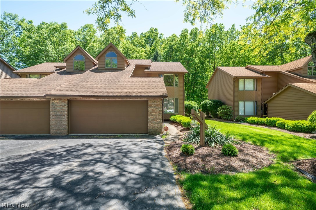 9114 Inverrary Drive SE Howland OH 44484