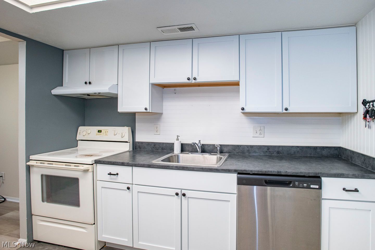 8830 Holly Lane Olmsted Falls OH 44138