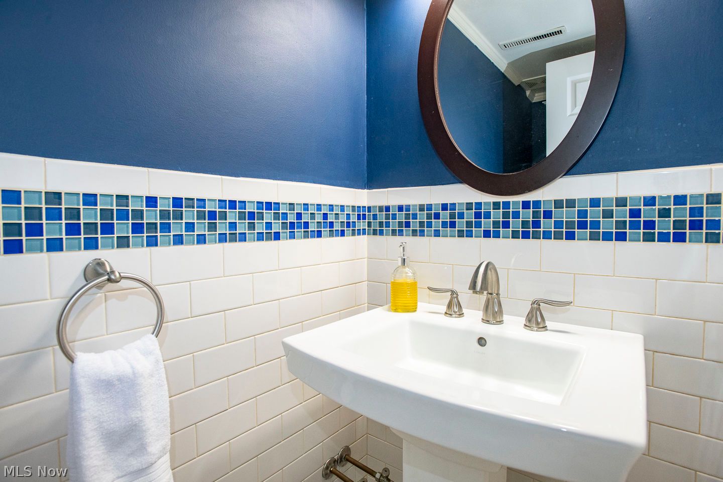 8830 Holly Lane Olmsted Falls OH 44138