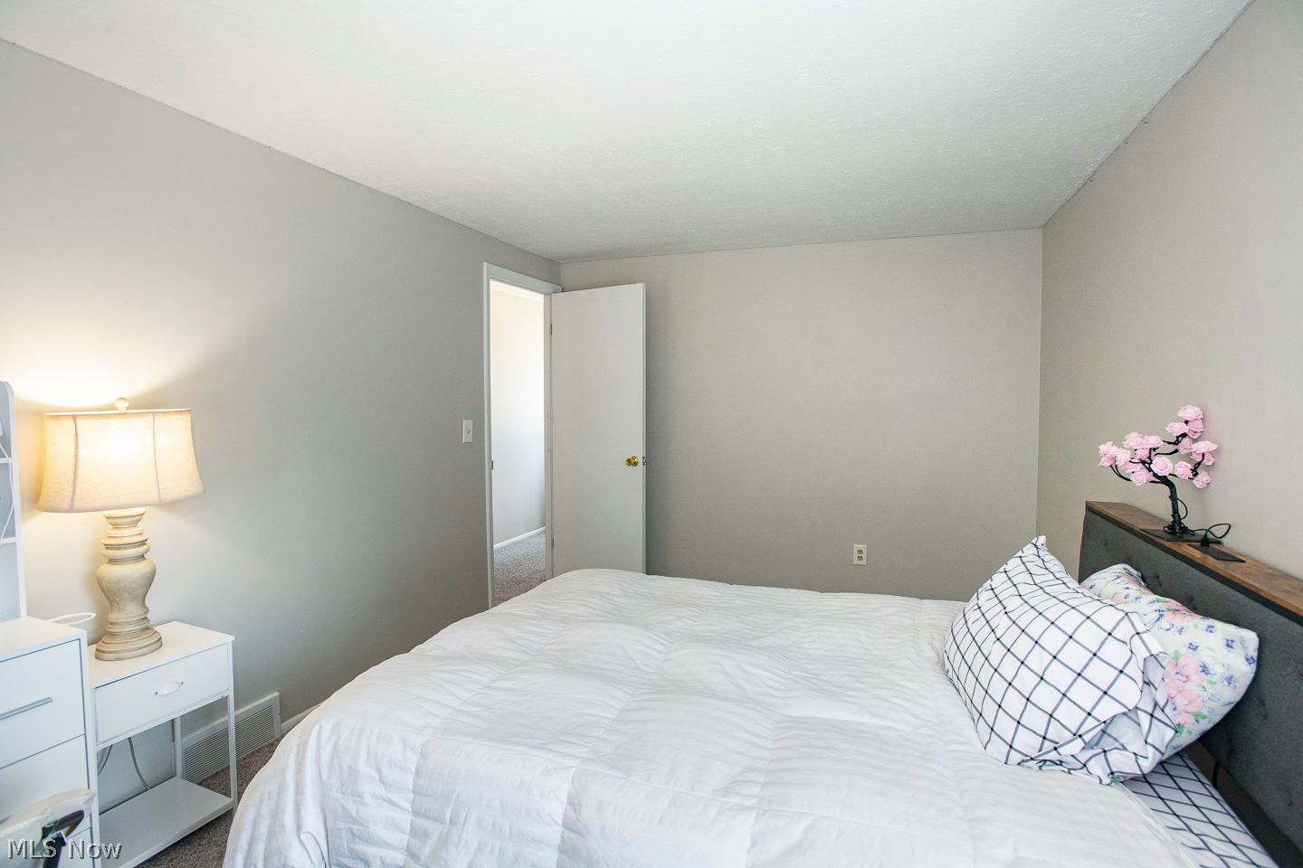 8830 Holly Lane Olmsted Falls OH 44138