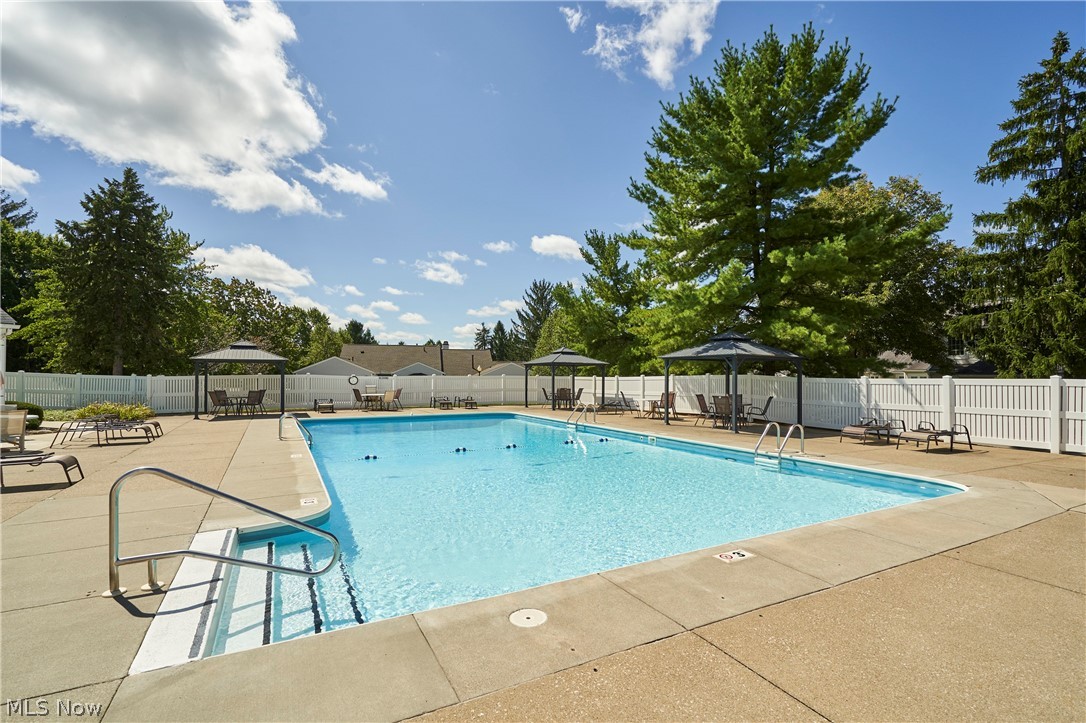 910 Wellsley Lane Akron OH 44313