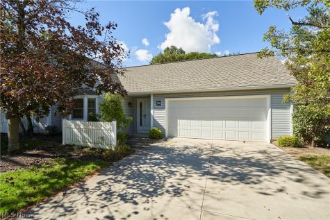 910 Wellsley Lane Akron OH 44313