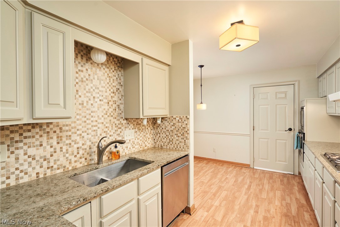 910 Wellsley Lane Akron OH 44313