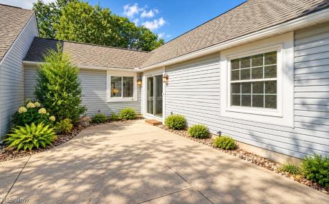 910 Wellsley Lane Akron OH 44313