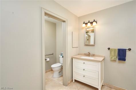910 Wellsley Lane Akron OH 44313
