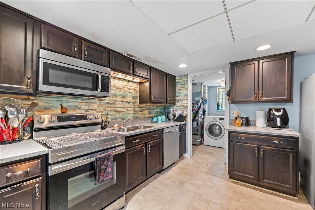 8851 Holly Lane Olmsted Falls OH 44138