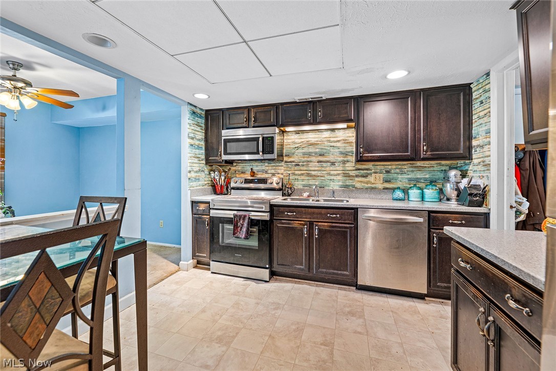 8851 Holly Lane Olmsted Falls OH 44138