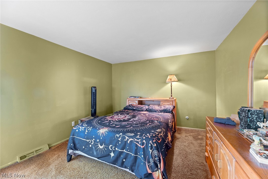 8851 Holly Lane Olmsted Falls OH 44138