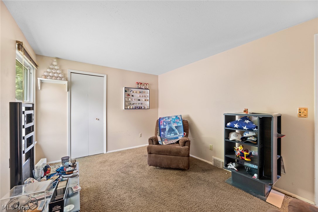 8851 Holly Lane Olmsted Falls OH 44138