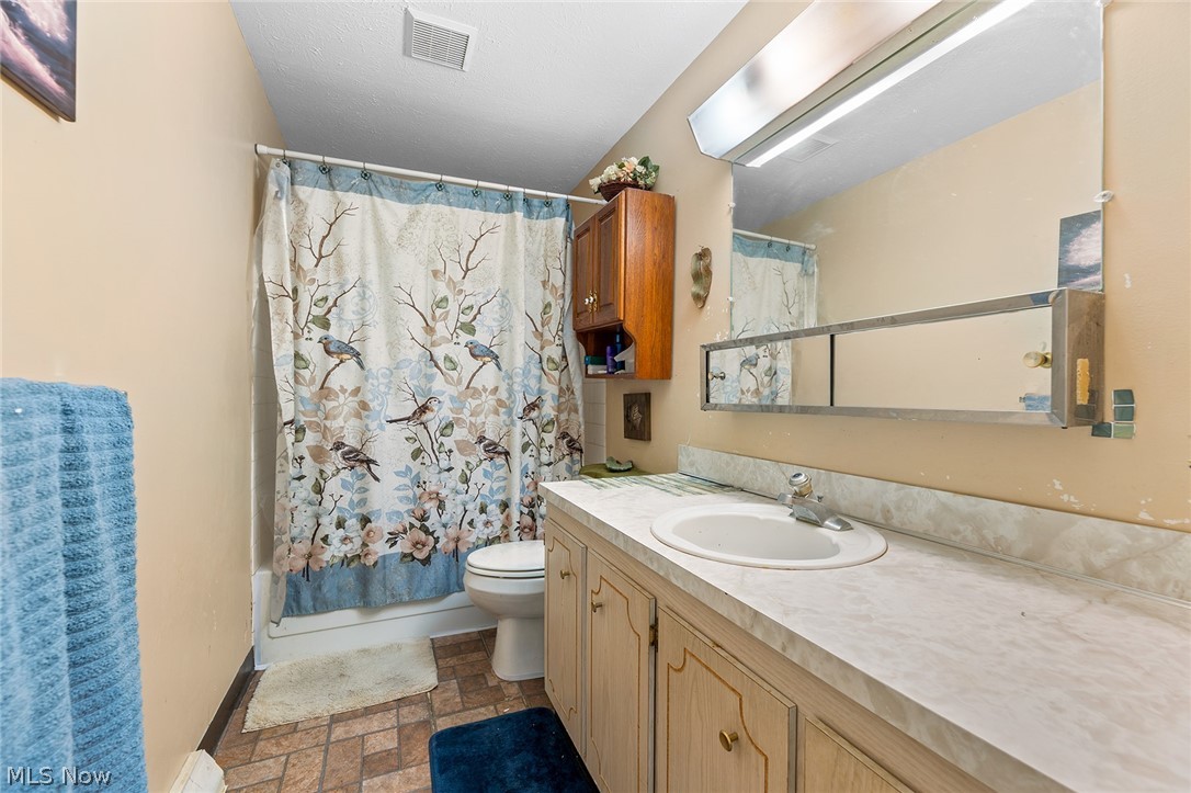 8851 Holly Lane Olmsted Falls OH 44138