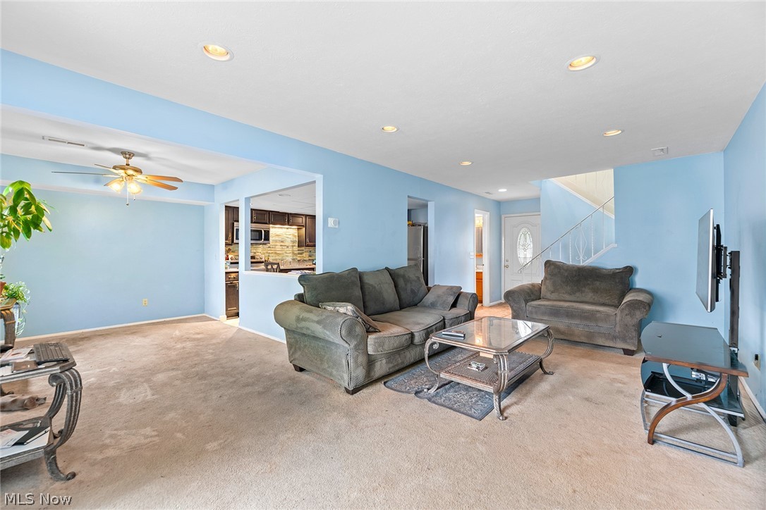 8851 Holly Lane Olmsted Falls OH 44138