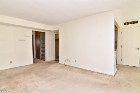 6270 Greenwood Sagamore Hills OH 44067