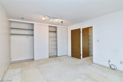 6270 Greenwood Sagamore Hills OH 44067