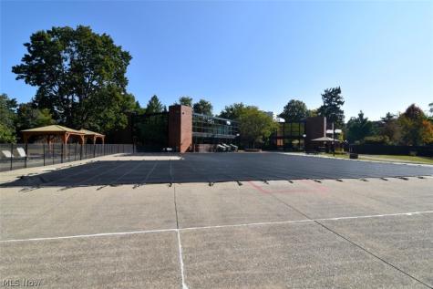 6270 Greenwood Sagamore Hills OH 44067