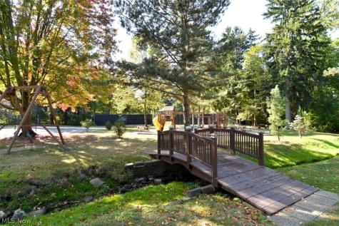 6270 Greenwood Sagamore Hills OH 44067
