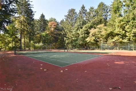 6270 Greenwood Sagamore Hills OH 44067