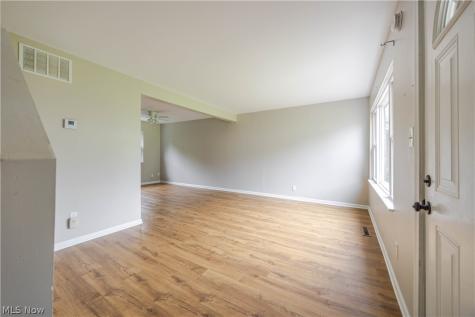 10366 Manorford Drive Parma Heights OH 44130