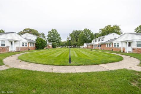 10366 Manorford Drive Parma Heights OH 44130