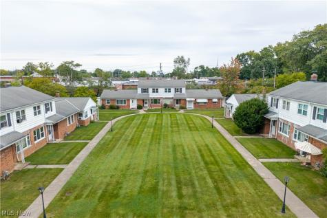 10366 Manorford Drive Parma Heights OH 44130