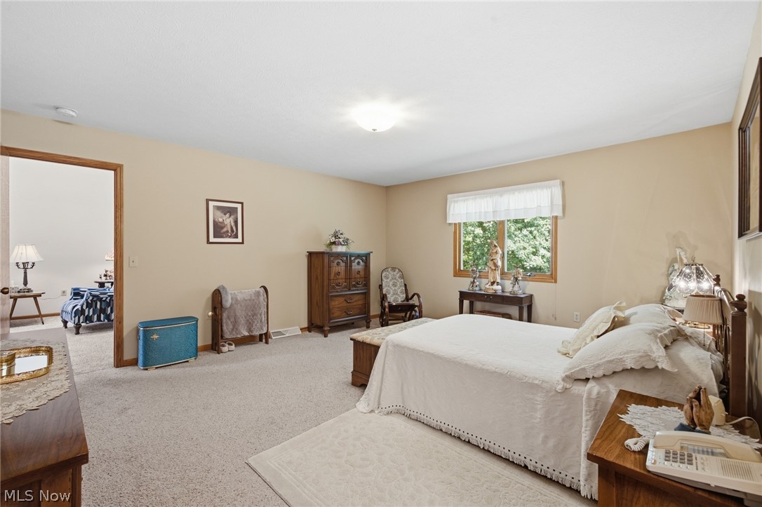 1451 Tripodi Circle Niles OH 44446