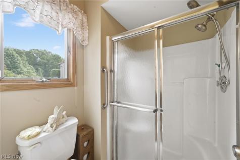 1451 Tripodi Circle Niles OH 44446