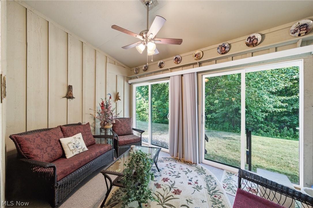 1451 Tripodi Circle Niles OH 44446