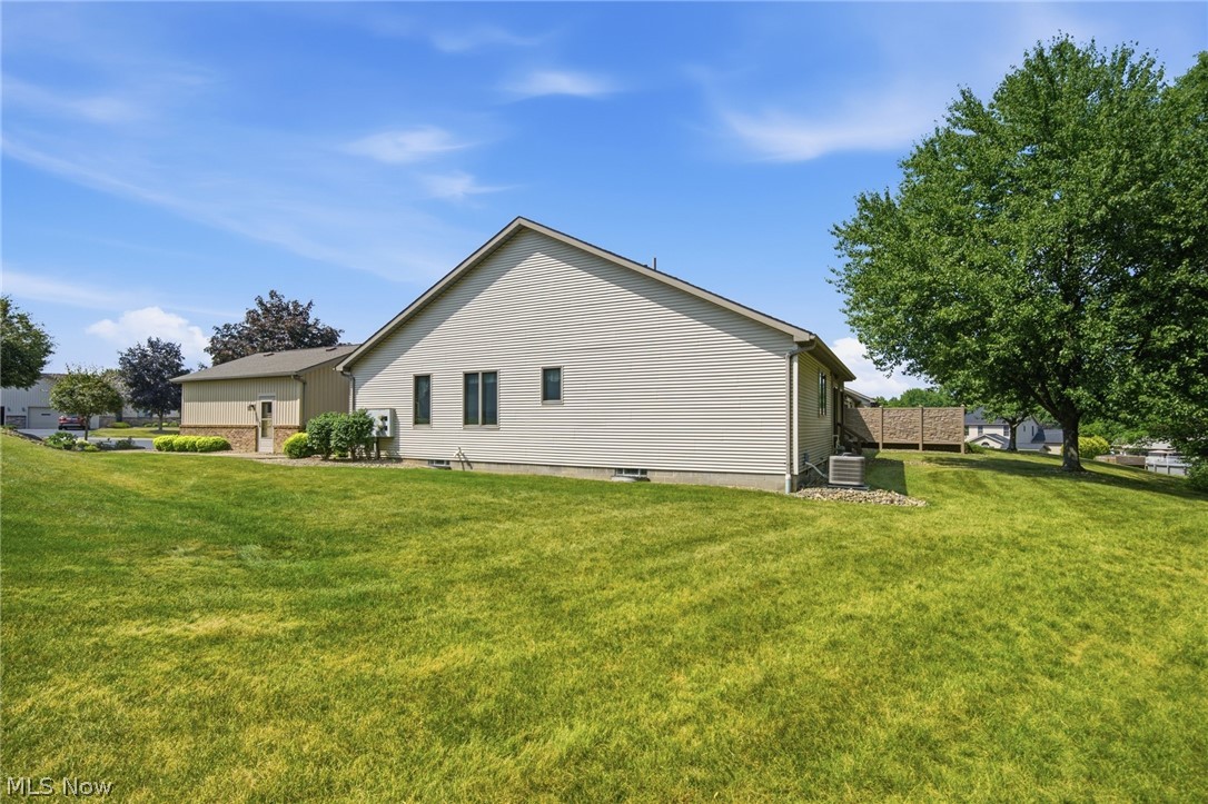 1451 Tripodi Circle Niles OH 44446