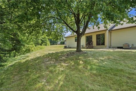 1451 Tripodi Circle Niles OH 44446