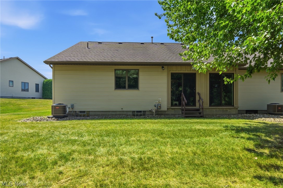 1451 Tripodi Circle Niles OH 44446