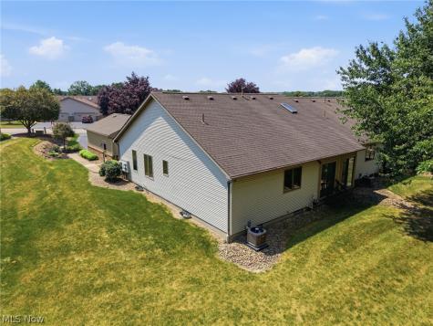 1451 Tripodi Circle Niles OH 44446