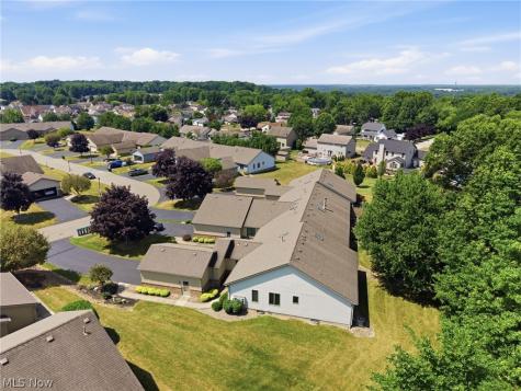 1451 Tripodi Circle Niles OH 44446