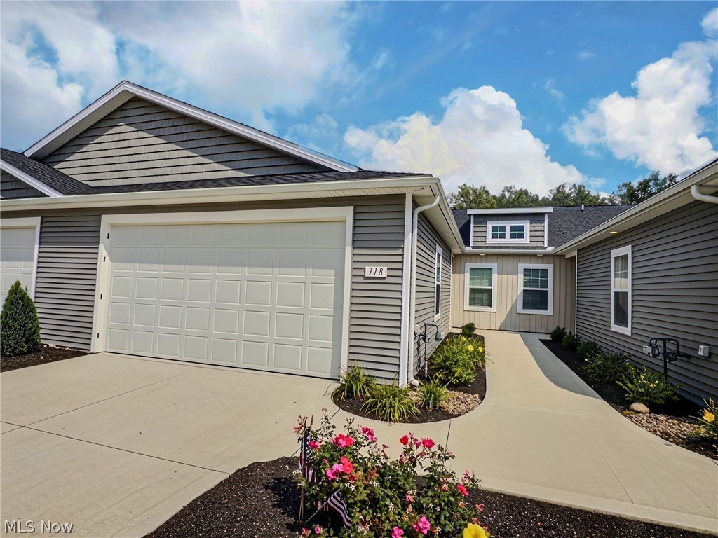 118 W Spring Drive Elyria OH 44035
