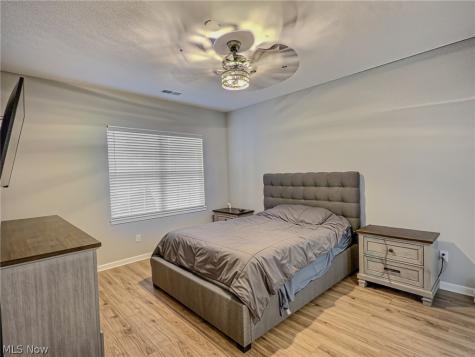 118 W Spring Drive Elyria OH 44035