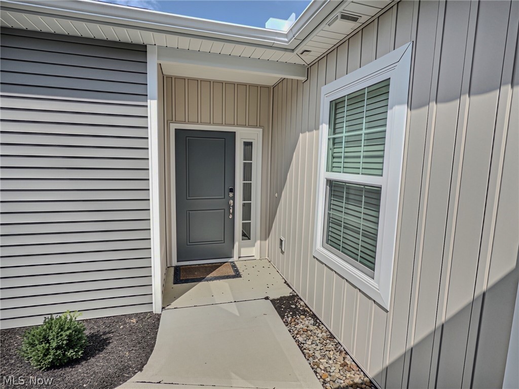 118 W Spring Drive Elyria OH 44035