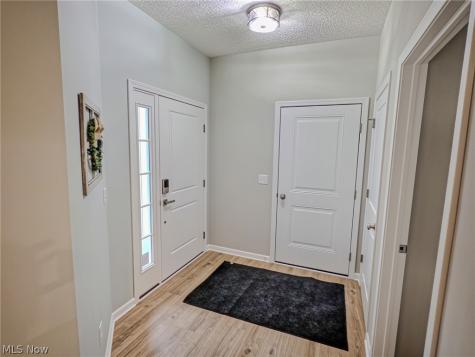 118 W Spring Drive Elyria OH 44035