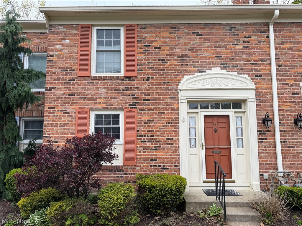 612 Trevitt Circle W Euclid OH 44143