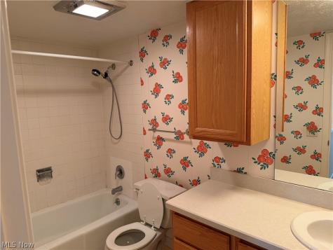 612 Trevitt Circle W Euclid OH 44143