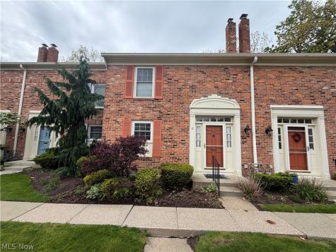 612 Trevitt Circle W Euclid OH 44143