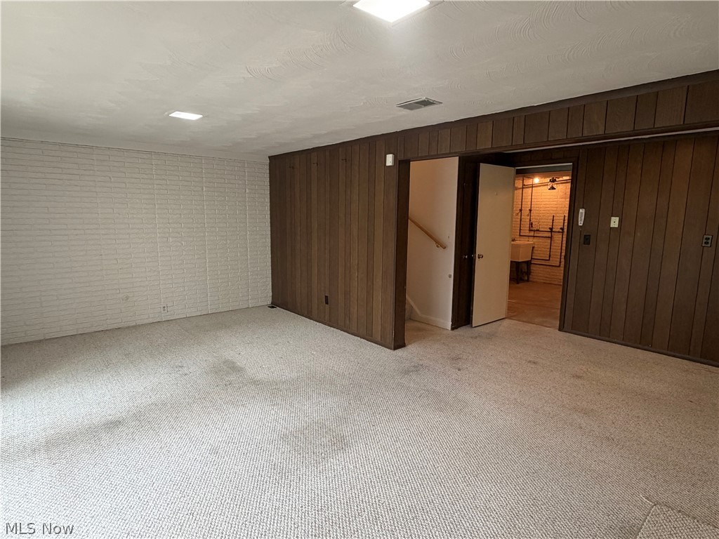 612 Trevitt Circle W Euclid OH 44143