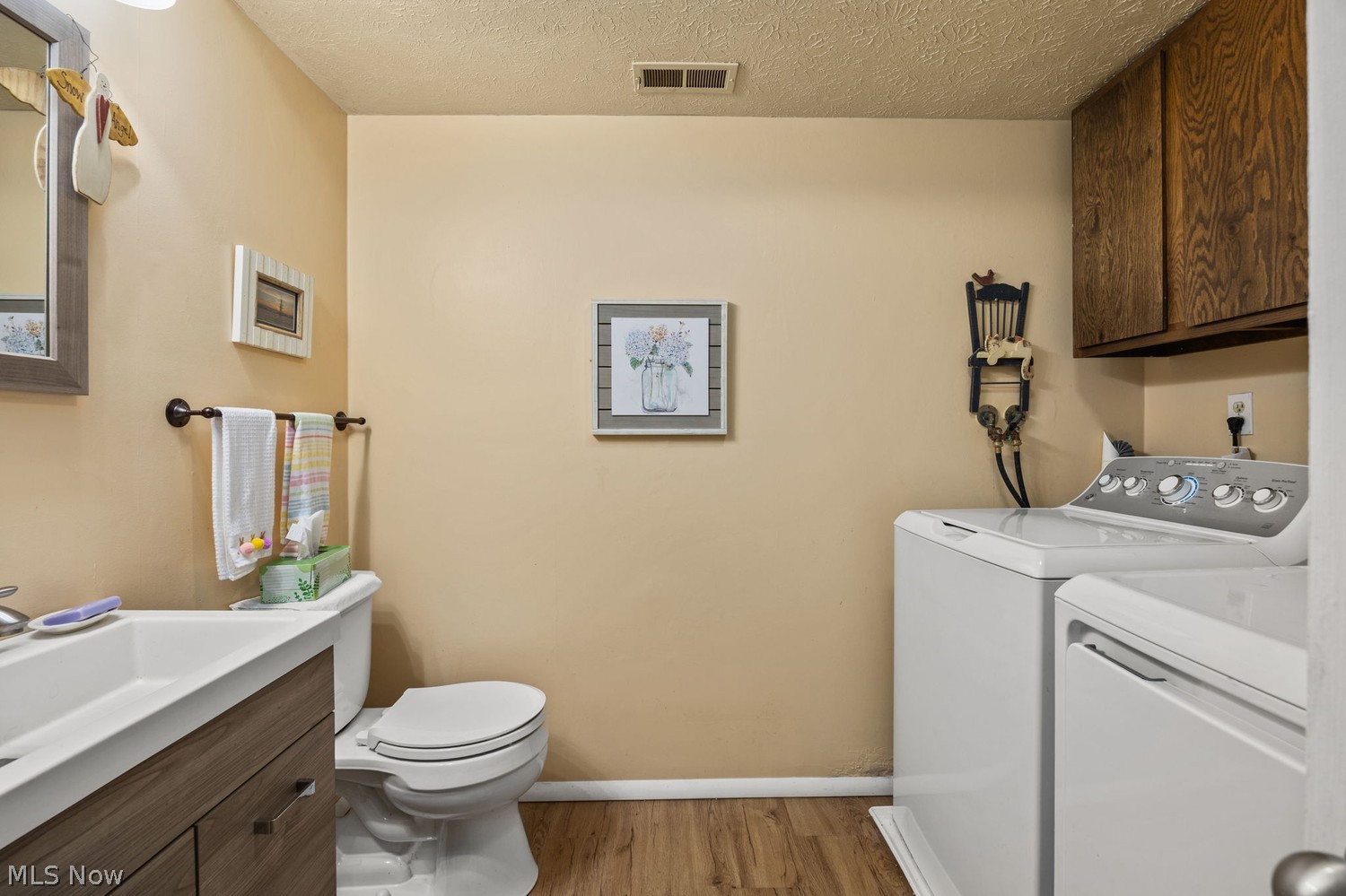 230 Deepwood Drive Wadsworth OH 44281