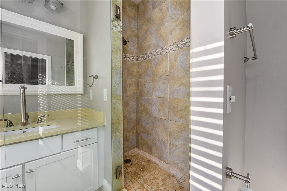 12966 Clifton Boulevard Lakewood OH 44107