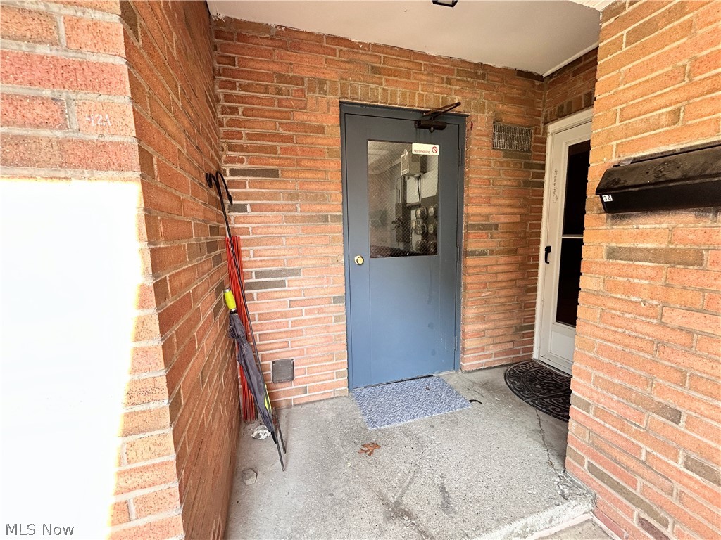 21908 River Oaks Drive Rocky River OH 44116