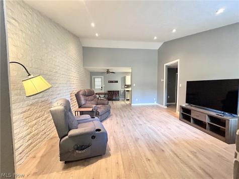 21908 River Oaks Drive Rocky River OH 44116