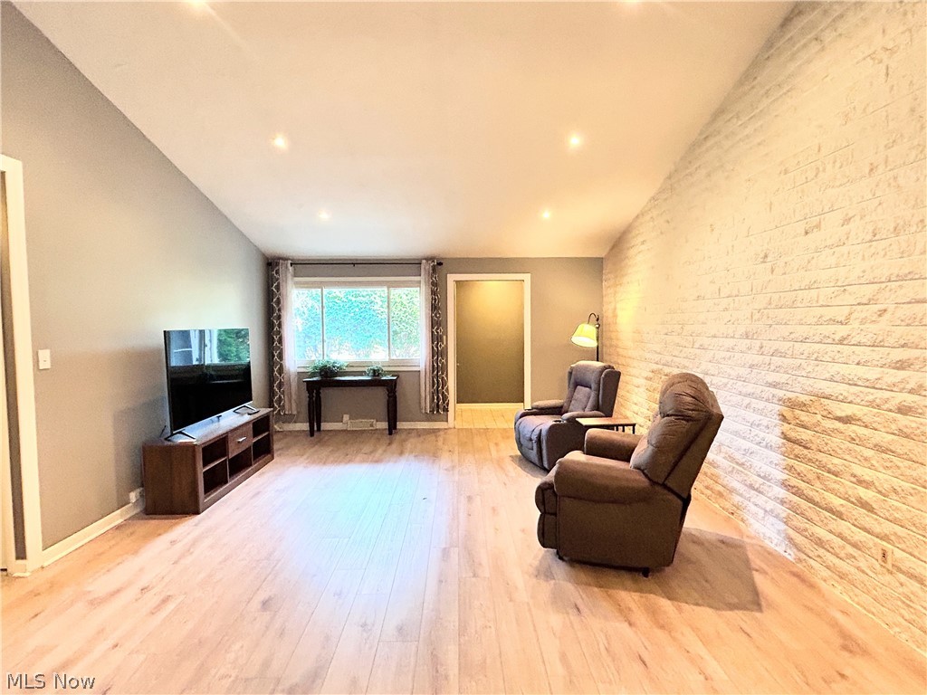 21908 River Oaks Drive Rocky River OH 44116