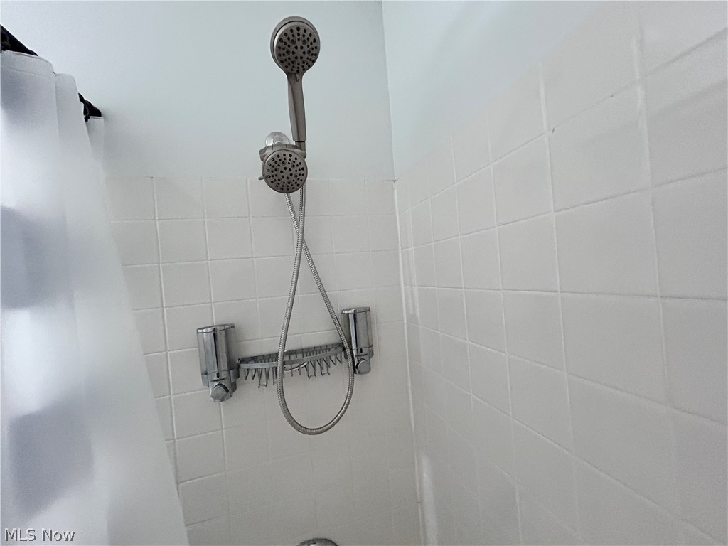 21908 River Oaks Drive Rocky River OH 44116