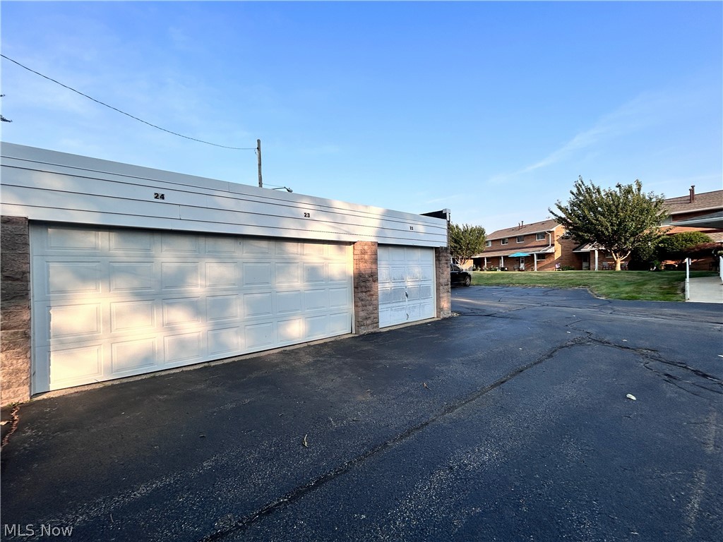 21908 River Oaks Drive Rocky River OH 44116